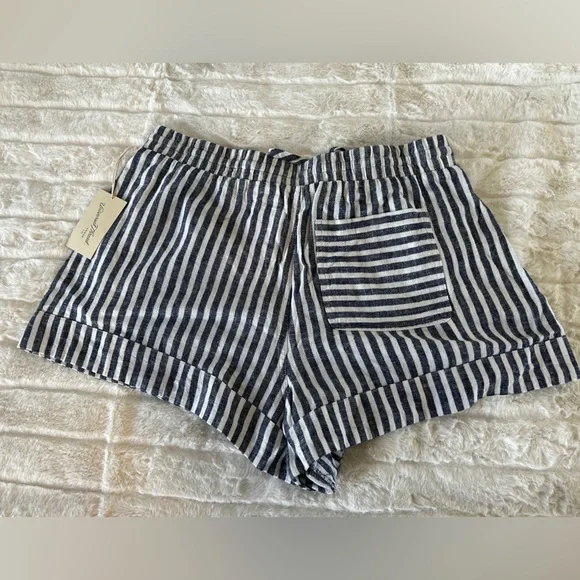 Universal Thread Navy and White Striped Women Shorts - Picture 2 of 3